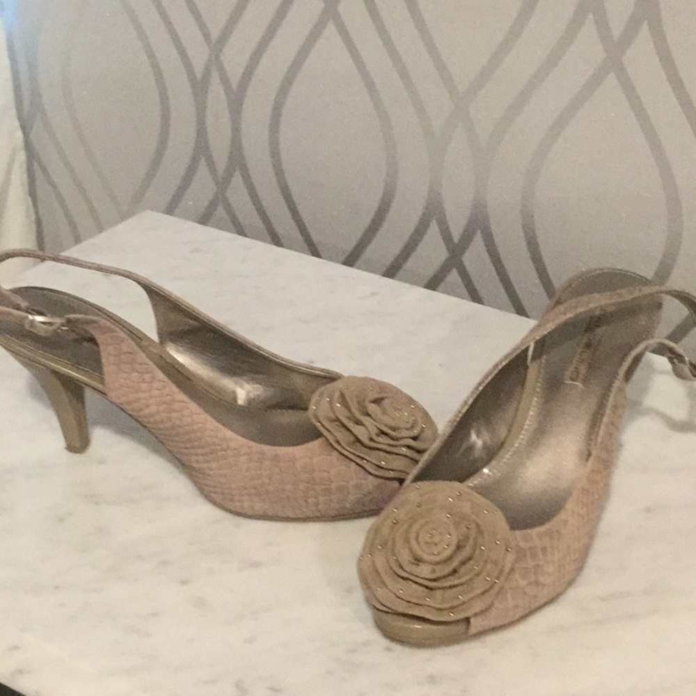 - Bandolino Chic Opened Toed Heels
